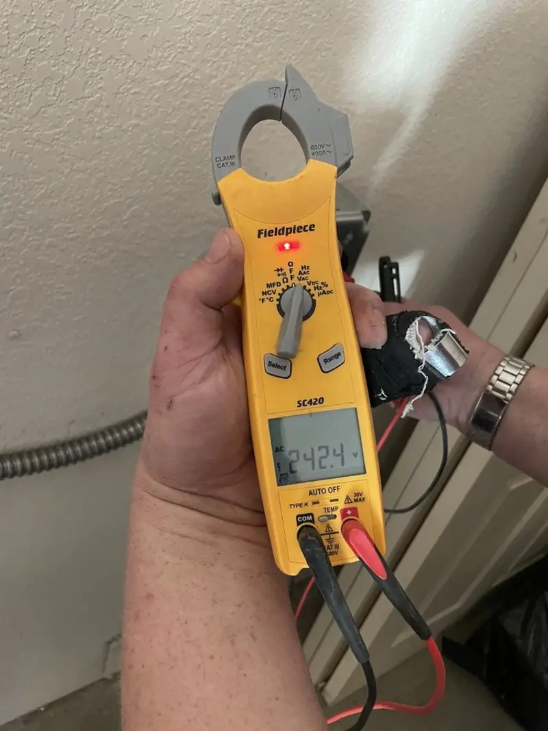Voltage testing with clamp meter during Generator Installation in Thermalito